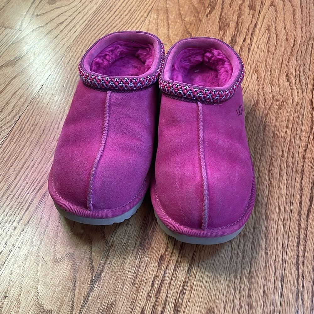 Slippers - Picture 2 of 4